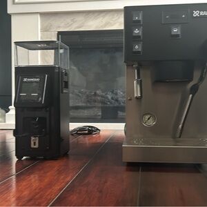 Rancilio Silvia Pro Black Espresso Machine & Stile Grinder Black (Home Unit).